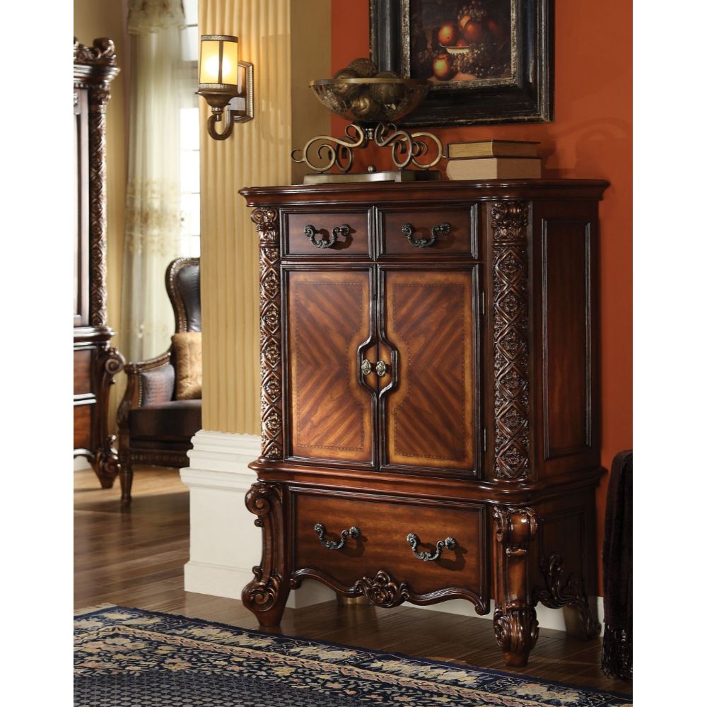 Vendome Chest