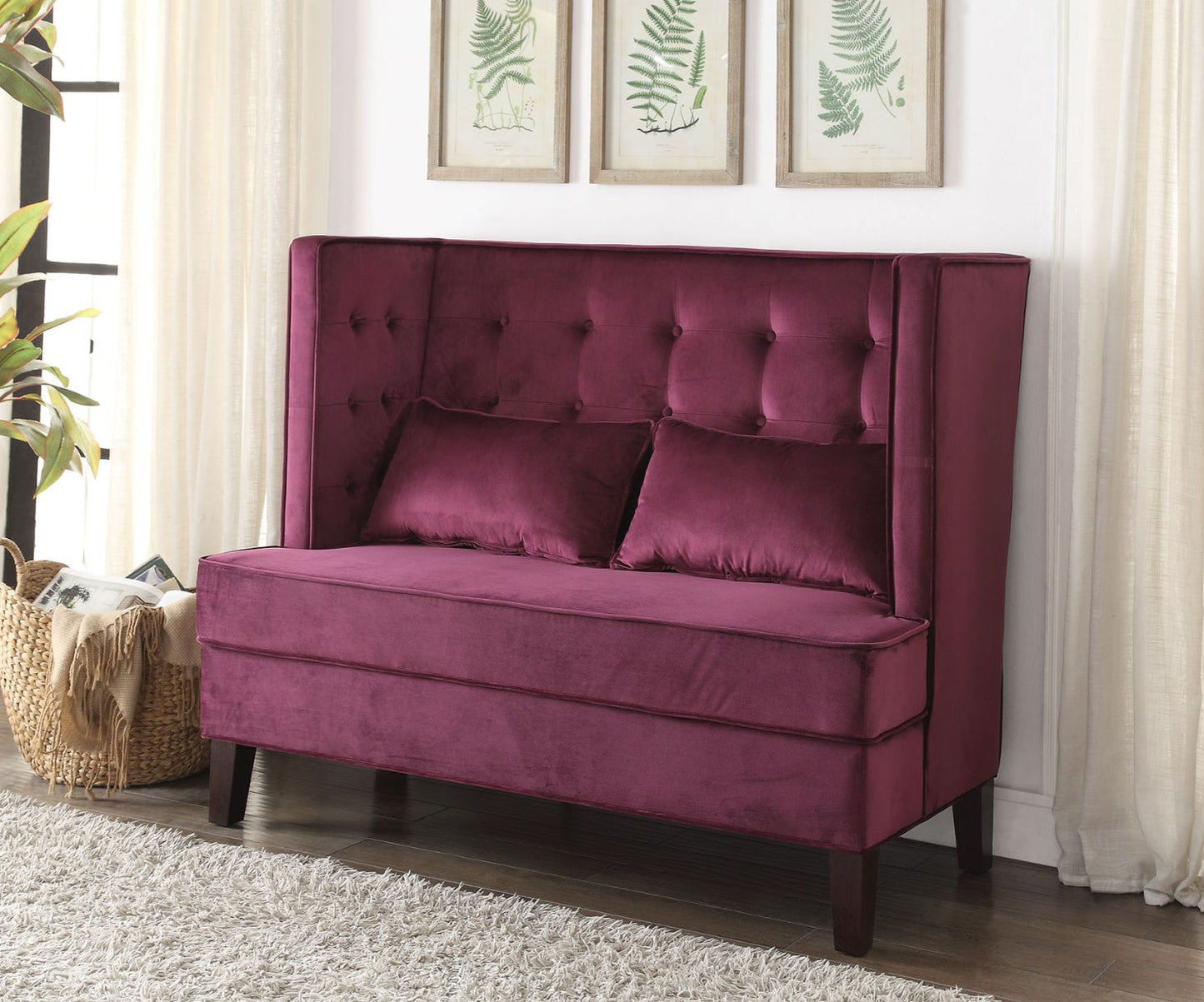 Olesia Settee