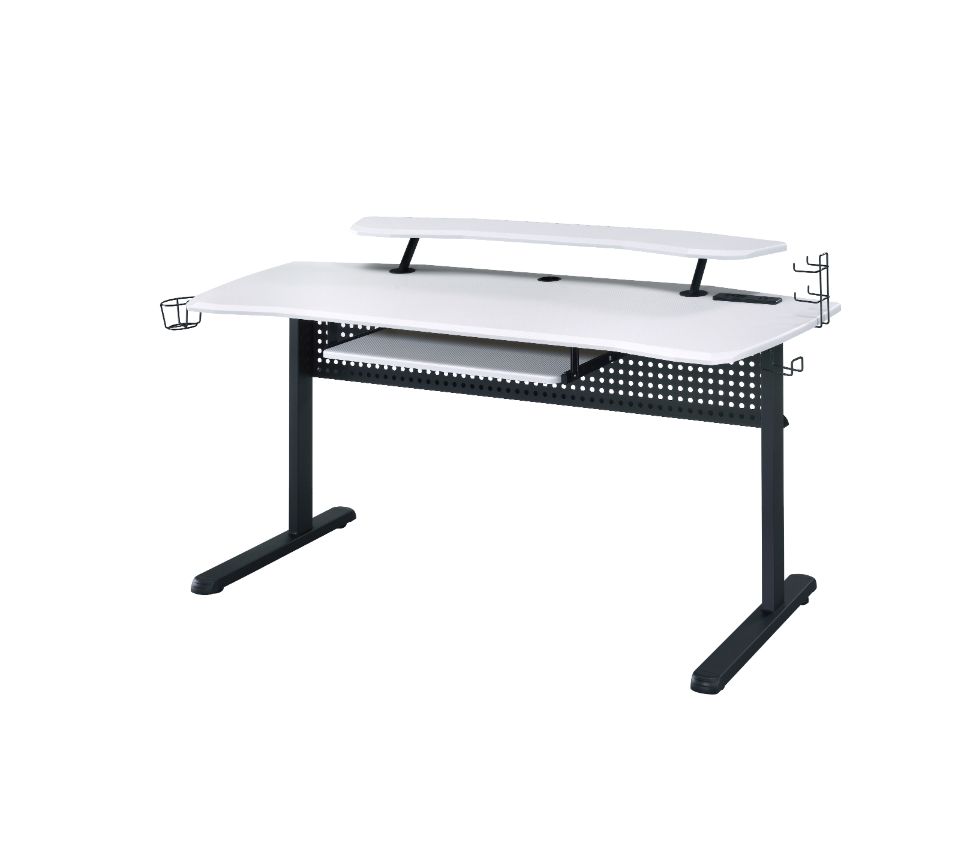 Vildre Gaming Desk W/Usb