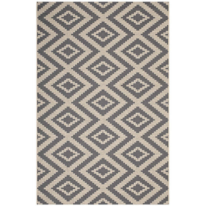 Jagged Geometric Diamond Trellis 5x8 Indoor and Outdoor Area Rug