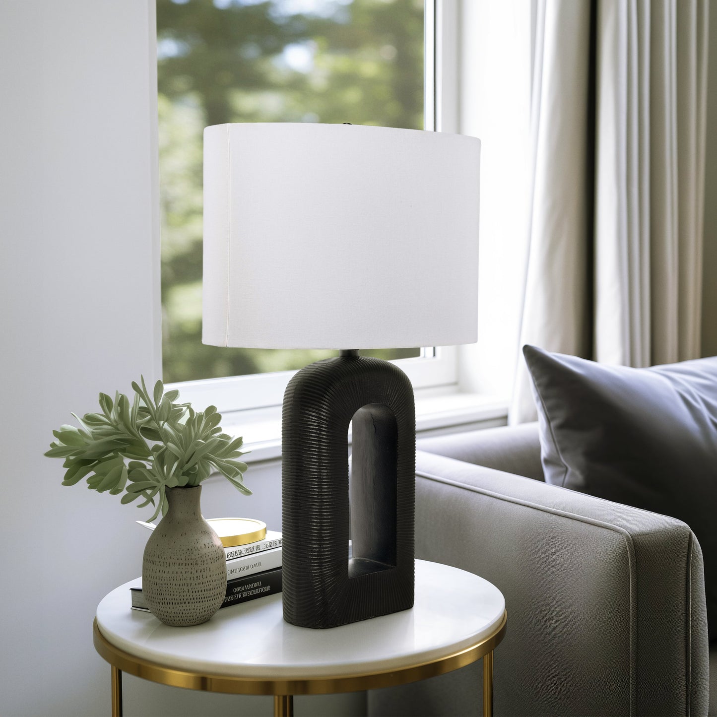 25" Cast Aluminium Table Lamp, Black